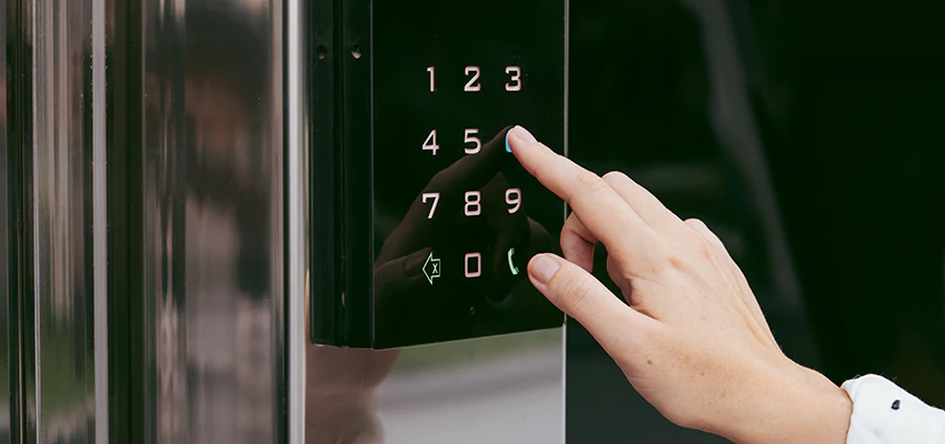 Keyless Door Entry System in Town n Country, FL