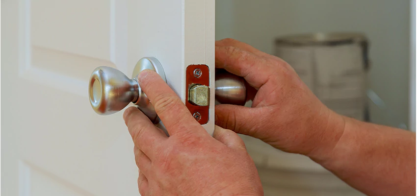 AAA Locksmiths For lock Replacement in Town n Country, Florida