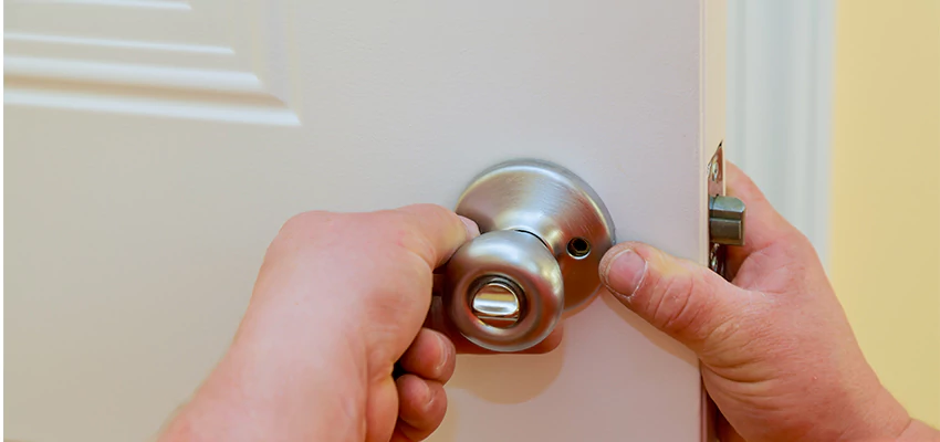 After-hours Locksmith For Lock And Key Installation in Town n Country, FL