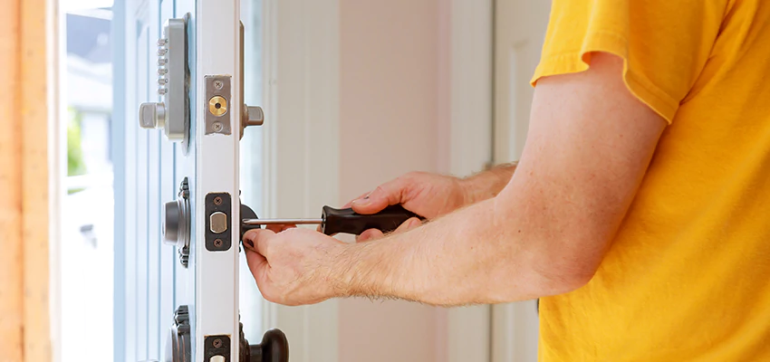 Eviction Locksmith For Key Fob Replacement Services in Town n Country, FL